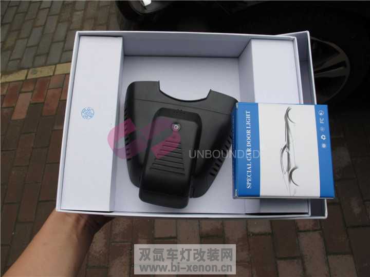 北京无界改装奔驰E260安装专车专用隐藏式行车记录仪
