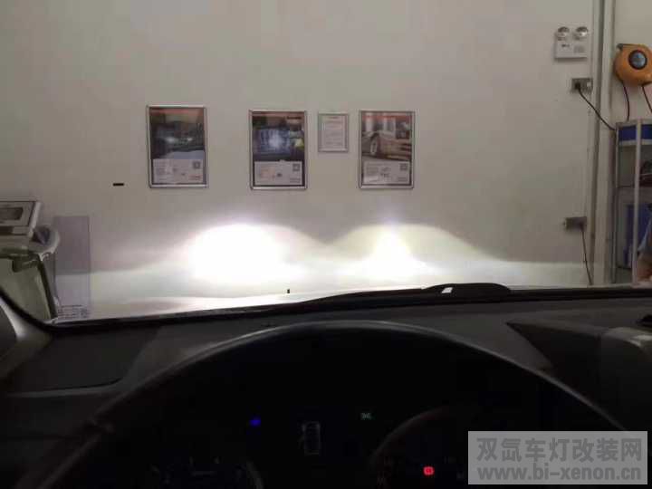 【光速车改】车灯太暗怎么办？丰田车灯升级改装GTR海拉5双光透镜